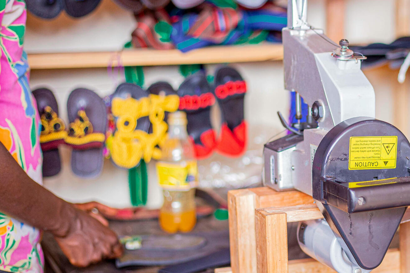 Photo by Safari Consoler: https://www.pexels.com/photo/equipment-in-shoes-store-11588305/